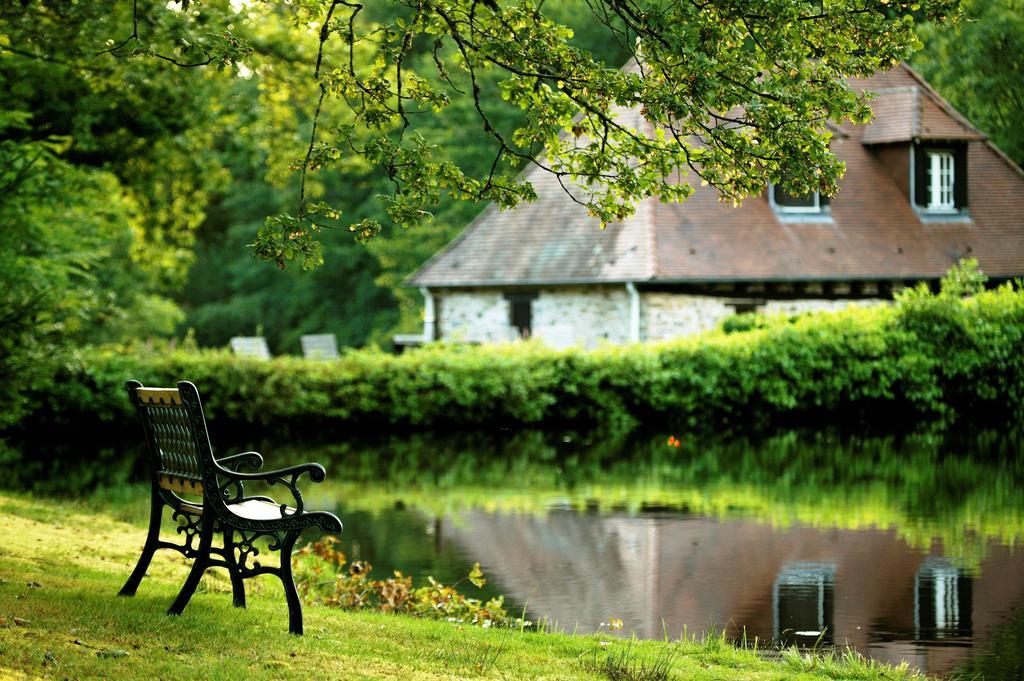 Au Moulin De La Gorce Bed and Breakfast La Roche-lʼAbeille Exteriör bild